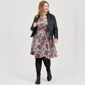 Torrid Gray Floral Twist Dress Wrap Mini Skater Super Soft Plush Pink Roses Sz 4
